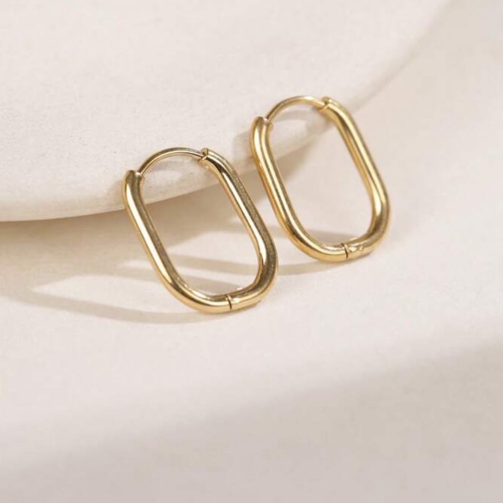 18k Gold Plated Minimalist Oblong Hoop Earrings - NEW!
